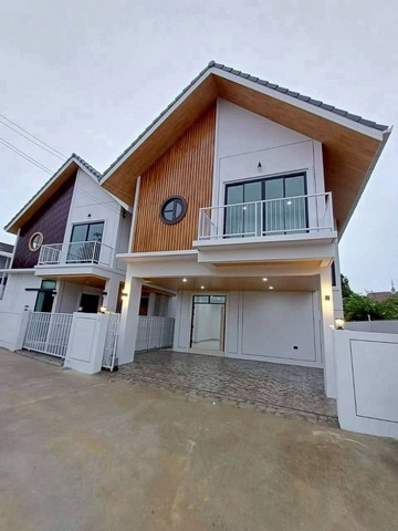 บ้านใหม่ 2 ชั้น สไตล์มินิมอล เดินทางสะดวก หนองจ๊อม สันทราย