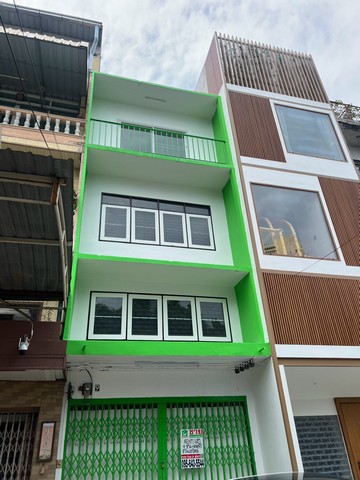 ขาย อาคารพาณิชย์ เจริญนคร 7 ตึกแถว 18 ตร.วา พื้นที่ใช้สอย 250 ตร.ม. 4 นอน 3 น้ำ  รีโนเวทใหม่ ใกล้ ICONSIAM 16000000 บาท