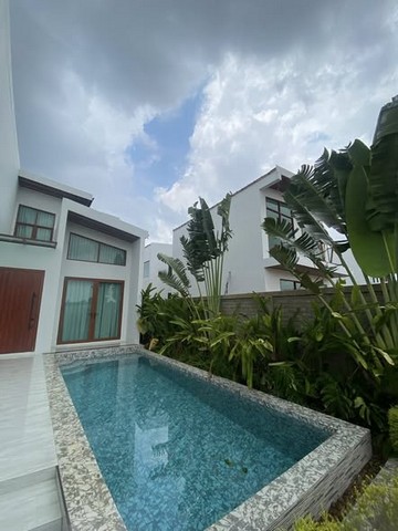 Amp Homkartok ขายบ้านสร้างใหม่ที่ Atmos Prime Villa Pattaya (มาบประชัน) พูลวิลล่าหรู
