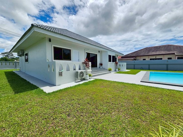 ขายบ้าน พูลวิลล่าหรู บางเสร่ พร้อมขาย บางเสร่ สัตหีบ  ชลบุรี