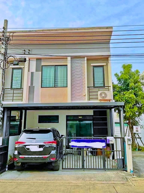 ราชพฤกษ์-รัตนาธิเบศร์ ปากเกร็ด หลังมุม เดอะทรัสต์ 3 นอน  ให้เช่าทาวน์เฮ้าส์ 2 ชั้น2 น้ำ MRT บางรักใหญ่ 3.2 กม. ตลาดสดท่าอิฐ 2.6 กม.