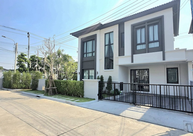 BH3900 ขายและให้เช่าบ้านเดี่ยว Grande Pleno สุขุมวิท บางนา บ้านเดี่ยวใกล้โรงเรียนนานาชาติและ Mega Bangna