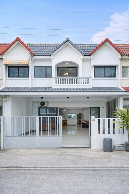 MRTศรีนุช 1.22กม. ให้เช่า ทาวน์เฮาส์ 2 ชั้น 2 นอน อ่อนนุช66-74 -พัฒนาการ 2 น้ำ ใกล้ตลาดอ่อนนุช 900 ม. เฟอร์นิเจอร์ครบ ใกล้สวนหลวง ร.9