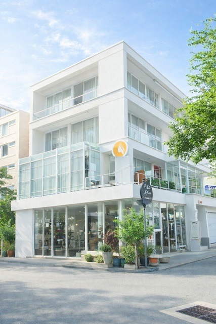 เดอะสตรีท รัชดา 1.3 กม.รัชดาภิเษก 10-18 MRT ห้วยขวาง 340ม.อาคารพาณิชย์ให้เช่า ชั้น2 อาคาร 4ชั้น 1 น้ำ 100 ตร.ม.