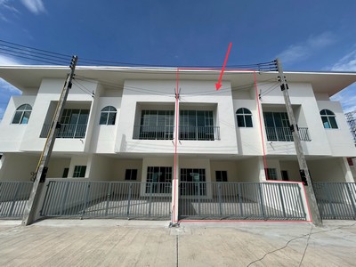 ขาย ทาวน์เฮ้าส์ 2 ชั้น สไตล์มินิมอล ในโครงการ ไพรเวท 8 (Private 8 Khao Nam Sup) ที่ออกแบบให้ใช้สอยได้ครบทุกฟังก์ชันอย่างลงตัว