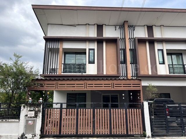 ทาวน์โฮม บ้านฟ้ากรีนเนอรี่ ปิ่นเกล้า - สาย 5 หลังมุม ติดถนนบรมราชชนนี