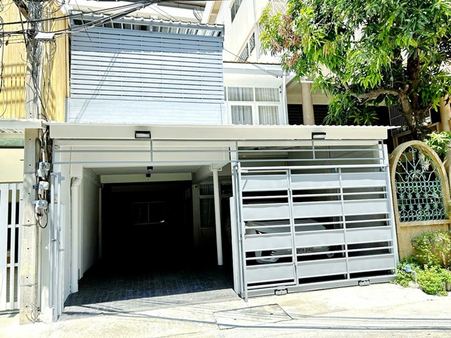 ให้เช่าทาวน์เฮ้าส์ 2 ชั้น สุดหรู BTS เพลินจิต400ม. สุขุมวิท 1-5 ถูกกว่า Penthouse 34 ตร.วา.275 ตร.ม.จัดเต็มเฟอร์ฯ นานา 550ม.