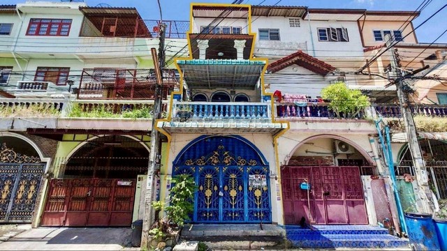 ทาวน์เฮ้าส์ 4 ชั้น ธารทองวิลล่า บางแวก 26 ใกล้ BTS สถานีบางหว้า พร้อมอยู่ 