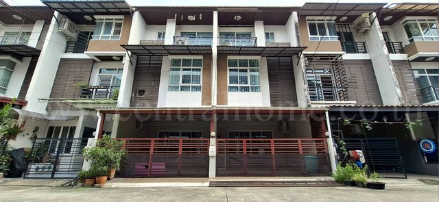 ขายด่วน ทาวน์โฮม 3.5 ชั้น เดอะ รูฟ แจ้งวัฒนะ ราคาถูก