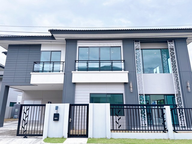 ขายบ้านเดี่ยว หมู่บ้านชีวารมย์ นครอินทร์ หลังหัวมุม เนื้อที่94.5 ตรว.