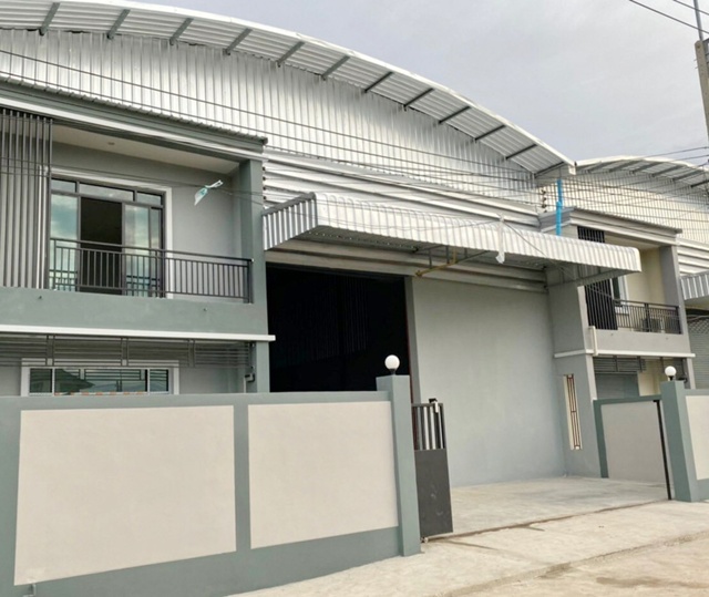 รร.ทานตะวันไตรภาษา 2.6 กม.เช่า-ขายโรงงาน โกดัง พร้อมออฟฟิศ 2 ชั้น  680 ตร.ม. แถวคอกกระบือ สมุทรสาคร ทำเลดี สามารถทำโรงงานได้