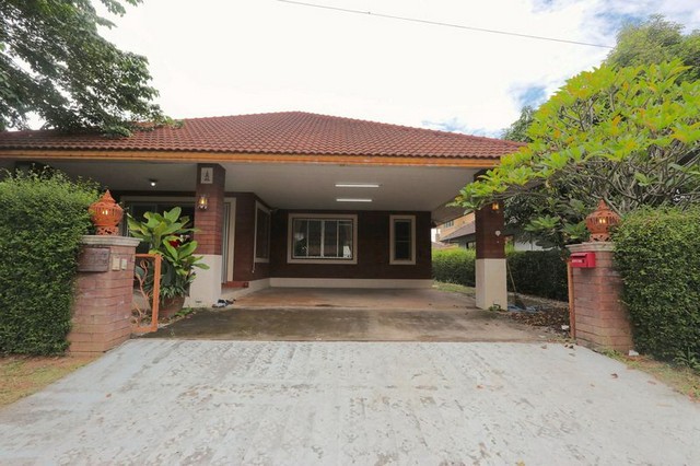 บ้านเดี่ยวชั้นเดียว เฟอร์นิเจอร์บางส่วน บรรยากาศร่มรื่น หางดง