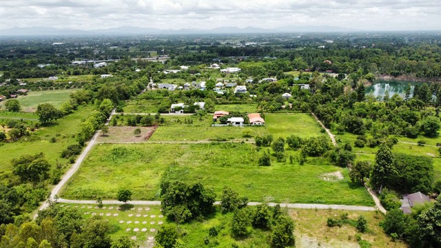 ขายที่ดินน้ำแพร่ ทำเลดี บรรยากาศดี ลดราคาพิเศษ ติดถนนสาธารณะ 2 ด้าน