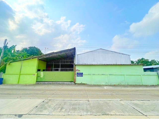 โกดัง 400ตร.ม. คลองสี่ ลำลูกกา 1.2กม. วงแหวน มอเตอร์เวย์ ตลาดบึงคำพร้อย800 ม.  โรงงานให้เช่า พร้อมออฟฟิศ 4 ห้อง  เฟอร์นิเจอร์