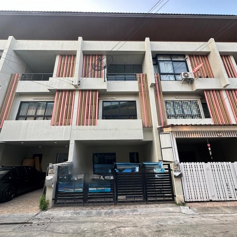 ขาย ทาวน์เฮ้าส์ เขตบึงกุ่ม กรุงเทพมหานคร ห่างจาก สถานีรถไฟฟ้าสายสีชมพูสถานีคู้บอน  เพีนง5 นาที