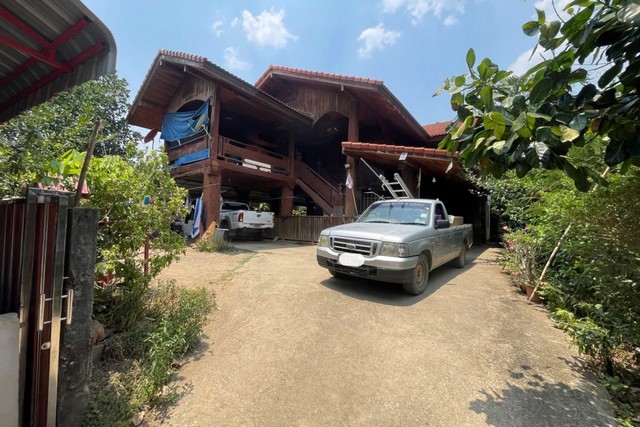 ขายบ้านพักอาศัยครึ่งตึกครึ่งไม้ 2 ชั้น  อำเภอแจ้ห่ม จังหวัดลำปาง