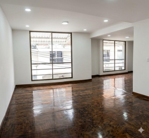 P2225 ให้เช่า ทาวน์โฮม 4 ชั้น กำลังรีโนเวท เอกมัยซอย12 ซอยเจริญใจ ซอยปรีดี31 ใกล้รถไฟฟ้า BTS เอกมัย