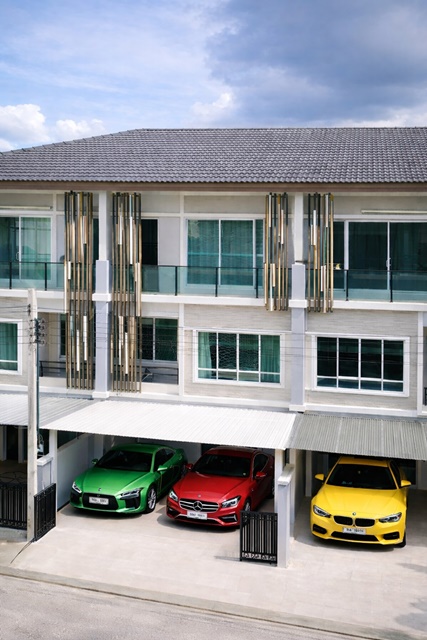 ถ.แจ้งวัฒนะ ใกล้ อิมแพ็ค เมืองทองธานี 400ม. ทาวน์โฮม 3 ชั้น 20 ตร.วา.240 ตร.ม. ม.สุโขทัยธรรมาธิราช