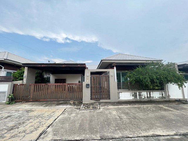 ขาย ทาวน์โฮม โครงการ อิสตินี่ บางเสร่  เดินทางสะดวกสบาย อยู่ติดถนนสุขุมวิท