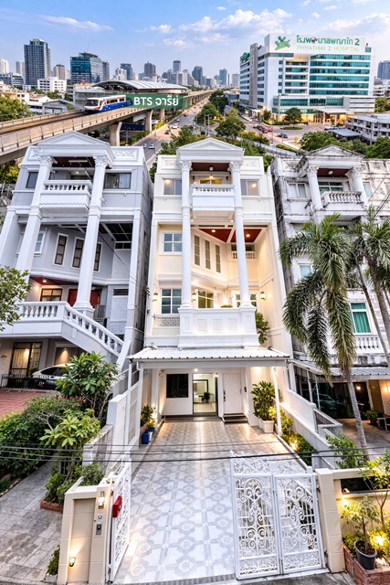 ทำเลศักยภาพย่านอารีย์ พระราม 6 รพ.รามาธิบดี 900 ม. ใกล้ BTSอารีย์ 800ม. ให้เช่าทาวน์เฮาส์ 4 ชั้น 3นอน 4น้ำ 19 ตร.วา. 300 ตร.ม.