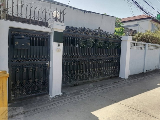T26-540 ขาย บ้าน - ชั้นที่ 1 กรุงเทพ ห้องนอน 5 ห้อง ห้องน้ำ 4 ห้อง 21000000 บาท