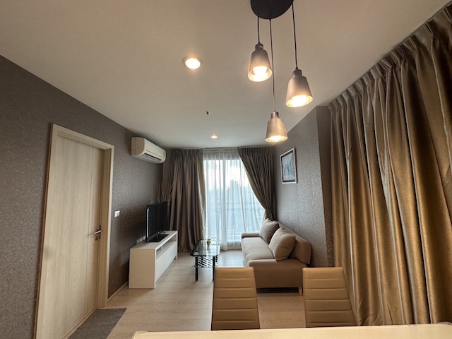 Rhythm Sukhumvit 42 private convenient beautiful view 32nd floor BTS Ekkamai