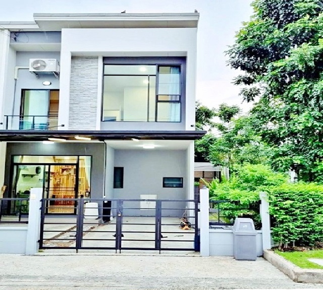 BTS สายหยุด 2.4 กม.รร.สารสาสน์วิเทศสายไหม 2.3 กม.ให้เช่าทาวน์โฮมPleno พหลโยธิน 2 ชั้น หลังมุม  22 ตร.วา. 180 ตร.ม.