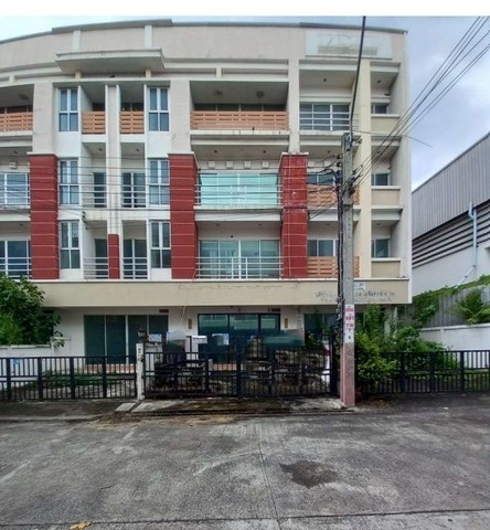 ขาย อาคารพาณิชย์ เขตลาดกระบัง กรุงเทพมหานคร    ใกล้ Suvarnabhumi Airport