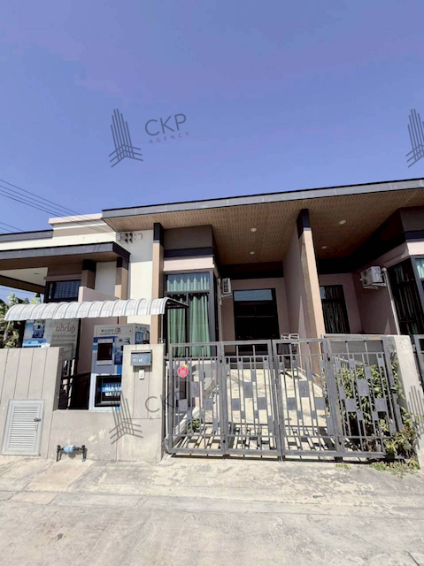 ขายด่วน ทาวน์เฮาส์ แสนมณี 16 พานทอง ต่อเติมแล้ว ใกล้โรบินสันไลฟ์สไตล์ ชลบุรี ไม่ไกลจากตัวเมือง พร้อมเข้าอยู่