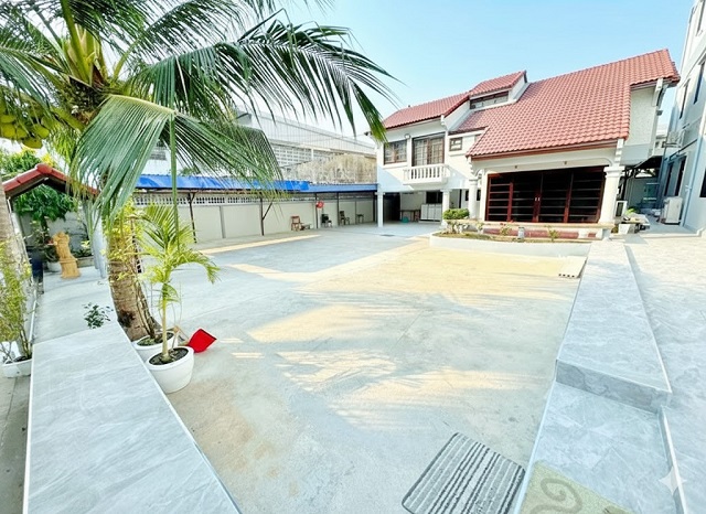 ฟังก์ชันครบ 4 นอน  อ่อนนุช13-19 BTSอ่อนนุช 1.8กม.ให้เช่าบ้านเดี่ยว 2 ชั้น ใหม่ 300 ตร.ม.100 ตร.วา. 4 น้ำ เฟอร์ฯพร้อมอยู่