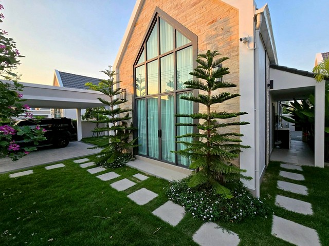 LV53424 ขาย บ้านเดี่ยวพร้อมสระว่ายน้ำส่วนตัว ทำเลติดถนนหลักใกล้สวนสาธารณะขอบอ่างมาบประชันพัทยา ตกแต่งสไตล์ cozy อเมริกันบานเฮ้าส์