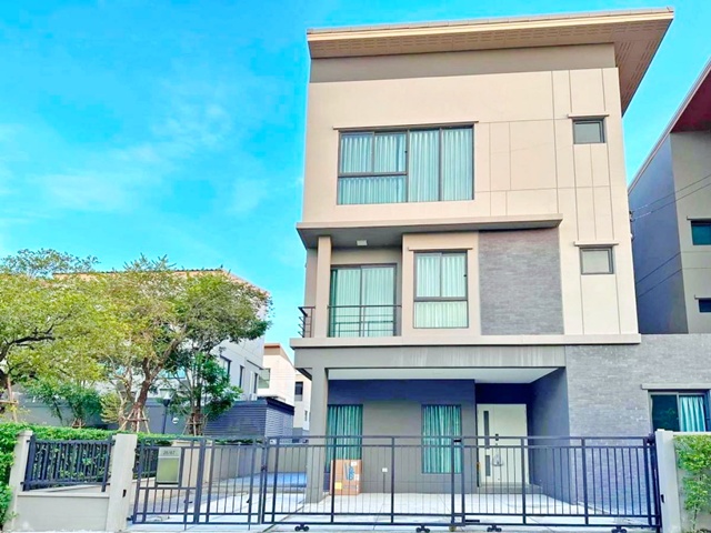 MRTรามอินทรา83 900ม.คู้บอน บ้านเดี่ยว 3ชั้น 4นอน แฟชั่น 1.8กม. 4น้ำ ใกล้ 31ตร.ว.370ตร.ม. บ้านหัวมุม ติดสวน สไตล์วิลล่าหรู เฟอร์ฯครบ