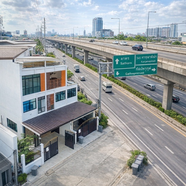 กัลปพฤกษ์ สาทร เช่าทาวน์โฮม 3 ชั้นหลังมุม 3 นอน ตลาดสำเพ็ง2 3 น้ำ MRT หลักสอง 1 กม. ใกล้ เดอะมอลล์ บางแค 900 ม.  22 ตร.ว. 220 ตร.ม.