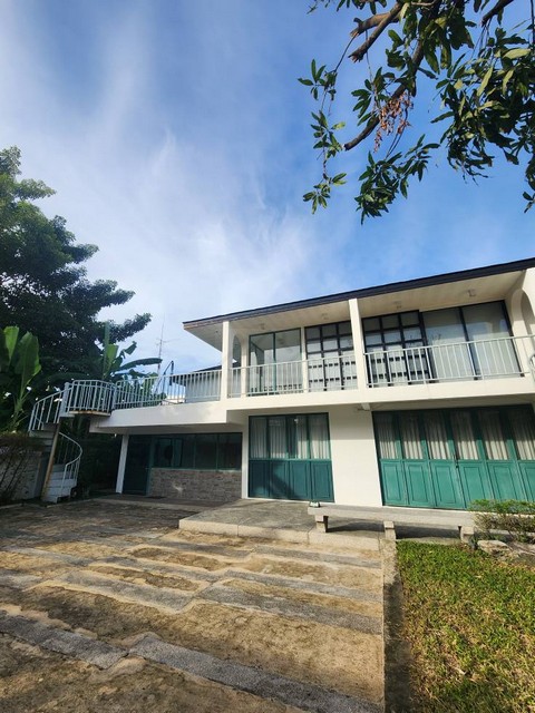 ให้เช่าโฮมออฟฟิศ 2 ชั้น 100 ตร.วา สุขุมวิท 64 ใกล้ BTS ปุญณวิถี ​เพียง​ 2 นาที จอดรถ 7-8 คัน