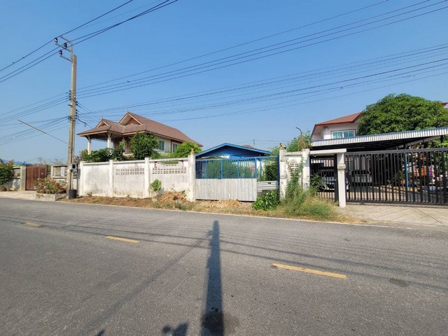 ขาย โกดัง บางบัวทอง นนทบุรี ใกล้ ตลาดนัดมนรดา 0.80 กม.