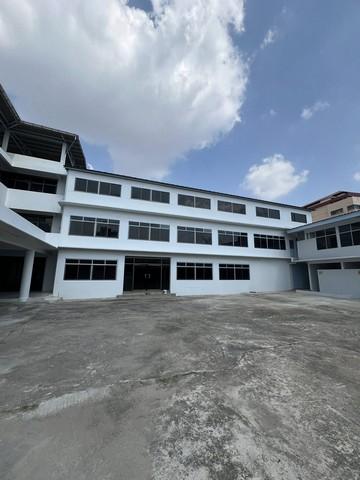 ให้เช่าอาคารสำนักงาน 3 ชั้น เนื้อที่เกือบ 1 ไร่ พร้อมที่พักอาศัย ซอยจันทน์ 43
