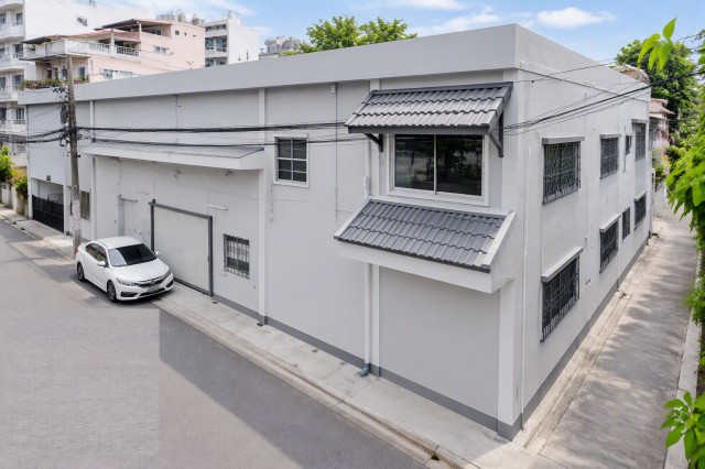 ม.นอร์ทกรุงเทพ 550 ม. BTSสะพานใหม่ 898ม. จอดรถได้ 6 คัน ให้เช่าโกดัง 2ชั้น 4นอน 2 น้ำ  100ตร.ว.  300ตร.ม. ทำเลพหลโยธิน  และเทพรักษ์