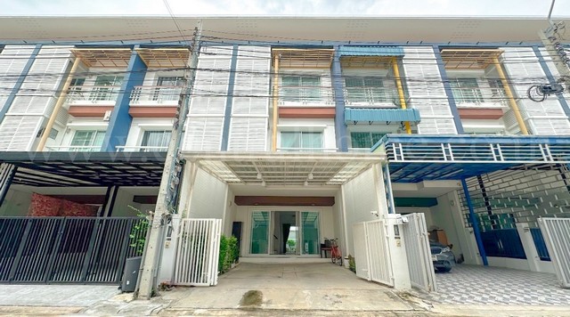 ลดด่วน ทาวน์โฮม 3 ชั้น ชวนชื่น โมดัส วิภาวดี - รังสิต พร้อมอยู่