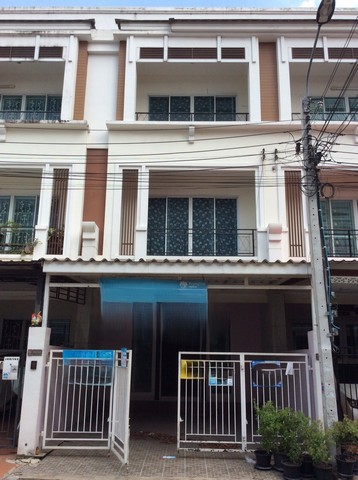 ขาย ทาวน์เฮ้าส์ อำเภอเมืองนนทบุรี นนทบุรี   ห่างจาก ตลาดท่าน้ำนนท์ 2.9 km.