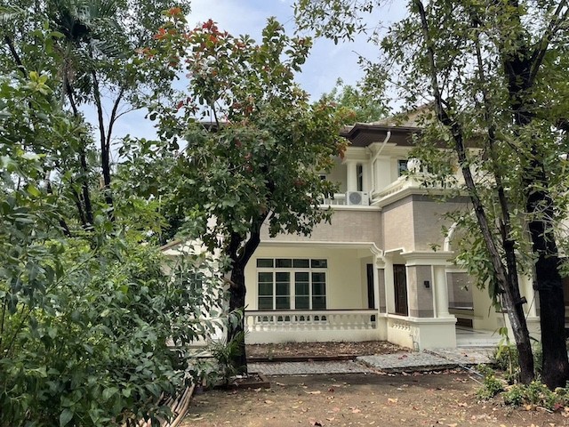 BH4338 ขายและให้เช่าบ้านเดี่ยวหรู หมู่บ้านลดาวัลย์ รามอินทรา กม.2 หลังไข่แดงใจกลางโครงการ ติดถนนใหญ่ ใกล้สถานีรถไฟฟ้า