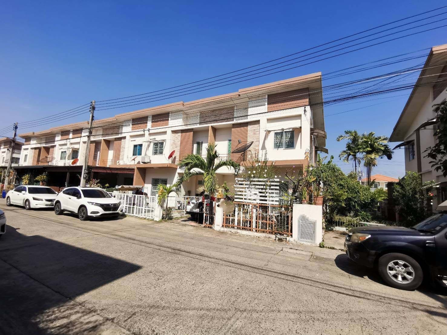 ขาย  ทาวน์เฮ้าส์ เดอะเฟิร์สโฮม รังสิต-ลำลูกกา อำเภอ ลำลูกกา จังหวัด ปทุมธานี