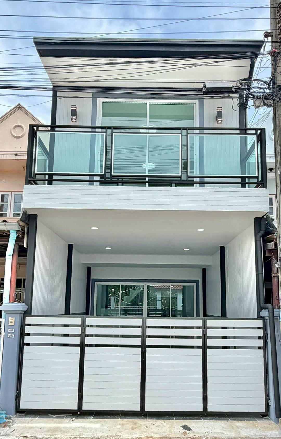 RealEstate 905-92 บ้านซอยบางศรีเมือง #WAM0717 ขาย บ้าน โครงการ: บ้านซอยบางศรีเมือง ห้องนอน 2 ห้อง ห้องน้ำ 2 ห้อง ชั้นที่ 1 16 ตร.วา