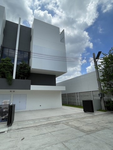 T26-919 ให้เช่า บ้าน อาคิน วิภาวดี ARKIN VIBHAVADI 95000 บาทต่อเดือน ชั้นทั้งหมด 4 ชั้น 41 ตร.วา ชั้นที่ 1