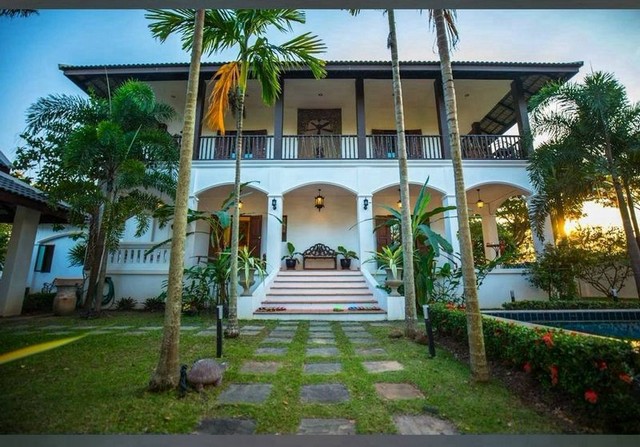 พูลวิลล่า 2 ชั้น สไตล์รีสอร์ต Fully Furnished หางดง