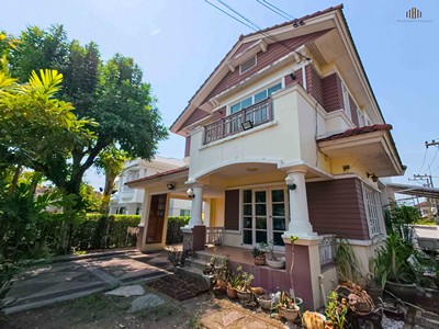 ขายบ้านเดี่ยวหลังมุม 107 ตร.วา พื้นที่เยอะติดสวน บรรยากาศร่มรื่น พร้อมเข้าอยู่ หมู่บ้านปาริชาต (Parichat Village) ติดถนน 345