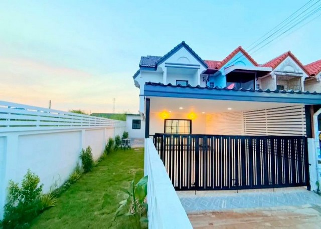 ขายทาวน์โฮม 2 ชั้น หลังริม หมู่บ้านงามเจริญ 4 ซอยสยามคันทรีคลับ พัทยา FP-H01580