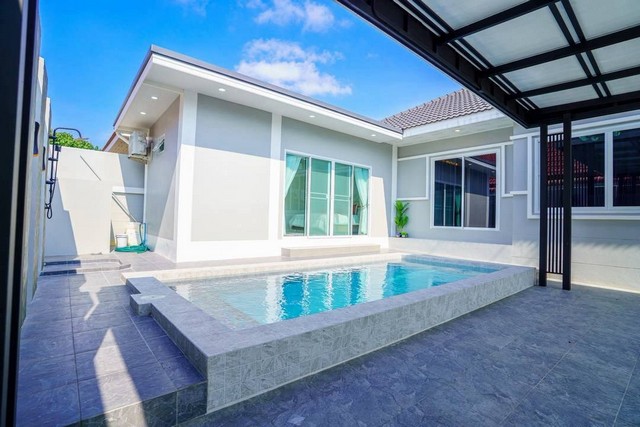 บ้านเดี่ยวพร้อมสระว่ายน้ำ ติดถนนเส้นหลัก โซนห้วยใหญ่ ทำเลดี แหล่งชุมชน  เดินทางสะดวก