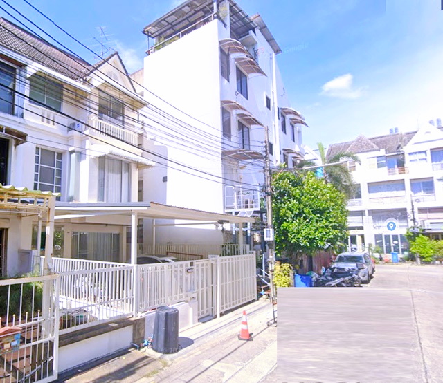 ให้เช่าอาคารพาณิชย์ 3.5 ชั้น+ดาดฟ้า 18 ตร.วา. ประชาอุทิศ เหม่งจ๋าย ลด50% .ถ.ศรีวรา 230 ตร.ม. เดอะซีน ทาวน์ อิน ทาวน์ 300 ม.