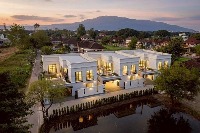 บ้านสร้างใหม่ หลังใหญ่ 2 ชั้น ทำเลดี เดินทางสะดวก ป่าแดด