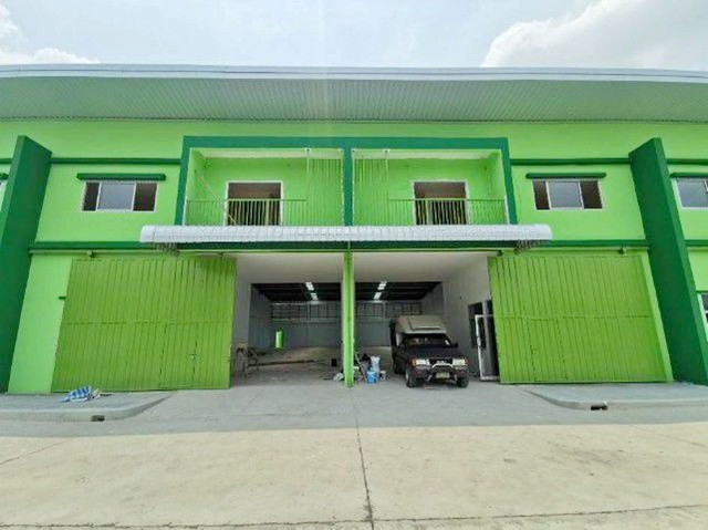 มินิแฟคตอรี่ให้เช่า 2 นอน 2 น้ำ ไฟฟ้า 3 เฟส  แยกลาดหลุมแก้ว 1 กม.  ถนนกาญจนาภิเษก 330 ตร.ม. นิคมอุตสาหกรรมบางกะดี